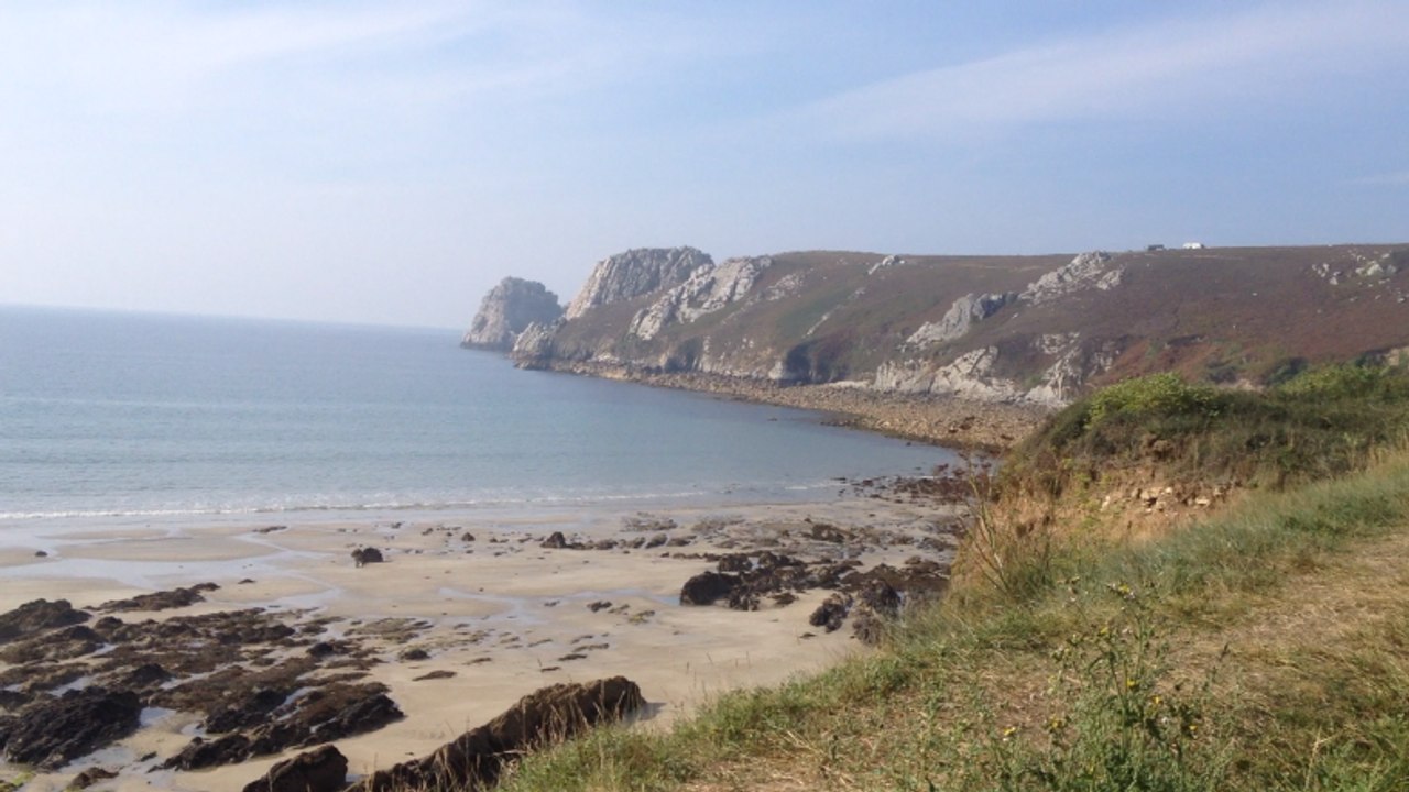 Au pied des falaises de la Presqu'île de Crozon