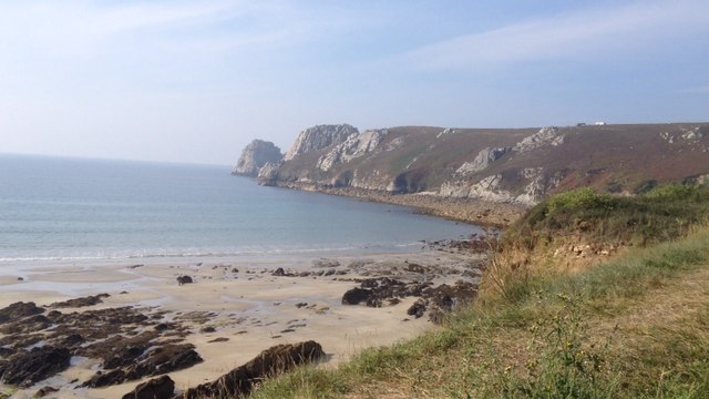 Au pied des falaises de la Presqu'île de Crozon