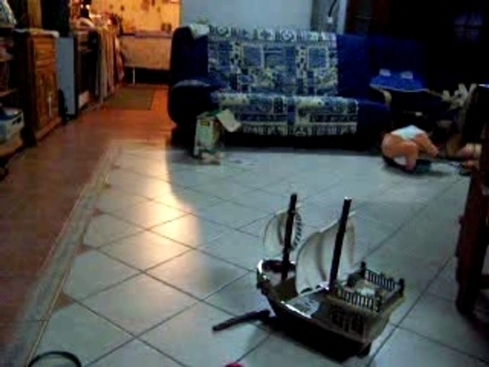 Lou danse sur la musique du blog de tata