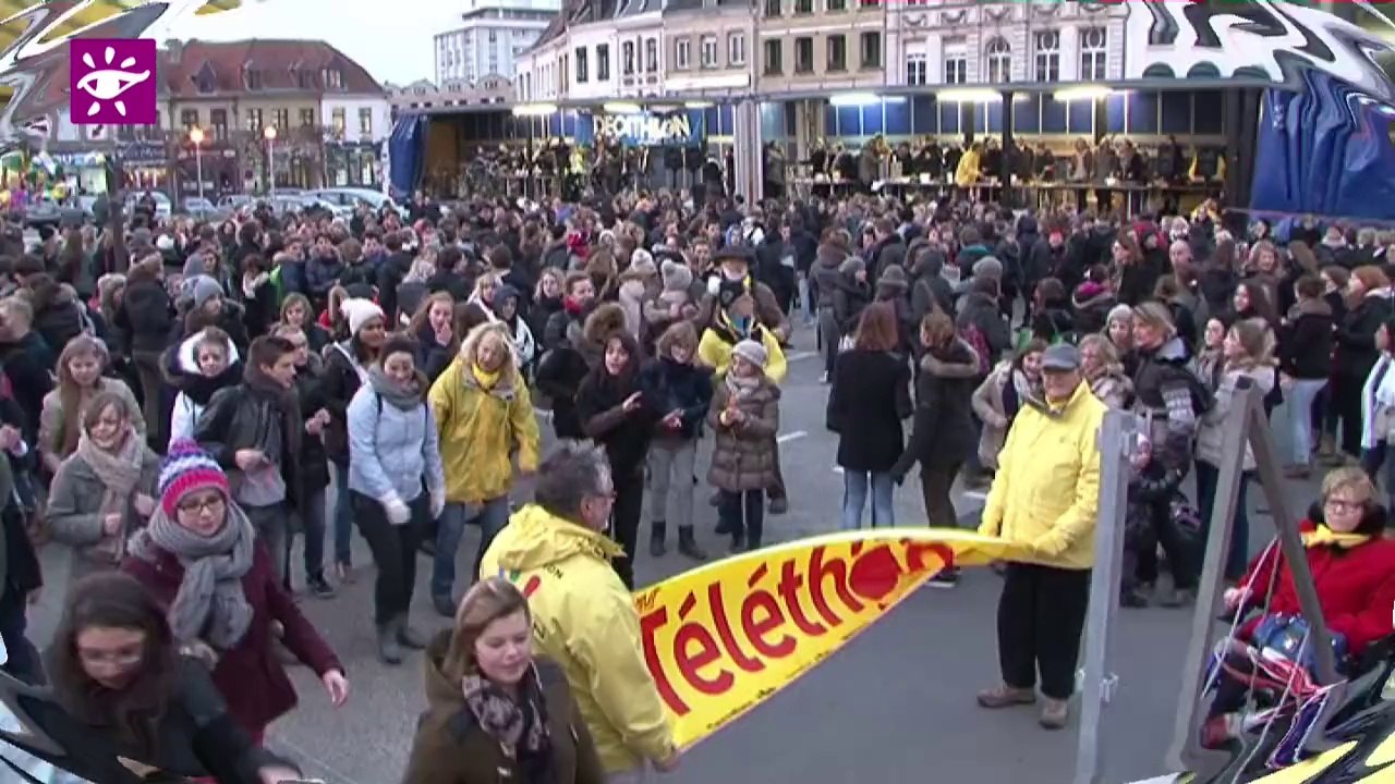 telethon 2013 à st omer flash mob voute de  parapluies