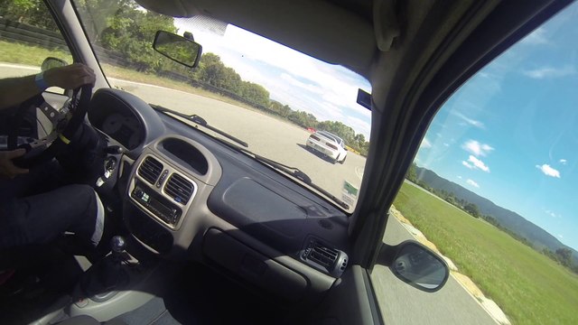 Clio rs1 vs Integra Type R circuit du luc