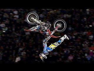 Spektakulärer Start (Red Bull X-Fighters 2014)