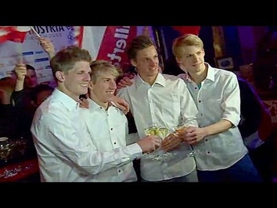 Silberne Adler feiern (Österreich mit Silber im Teamspingen)