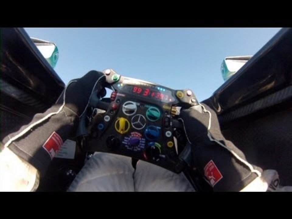 Nico Rosberg und Lewis Hamilton in Formel1, F 1, Formula 1 Backstage (11) The Brain !