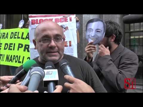 Napoli - Vertice Bce: blitz dei centri sociali al Banco di Napoli -2- (25.09.14)