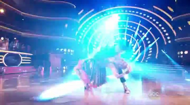 Lea Thompson & Artem Chigvintsev - Jive