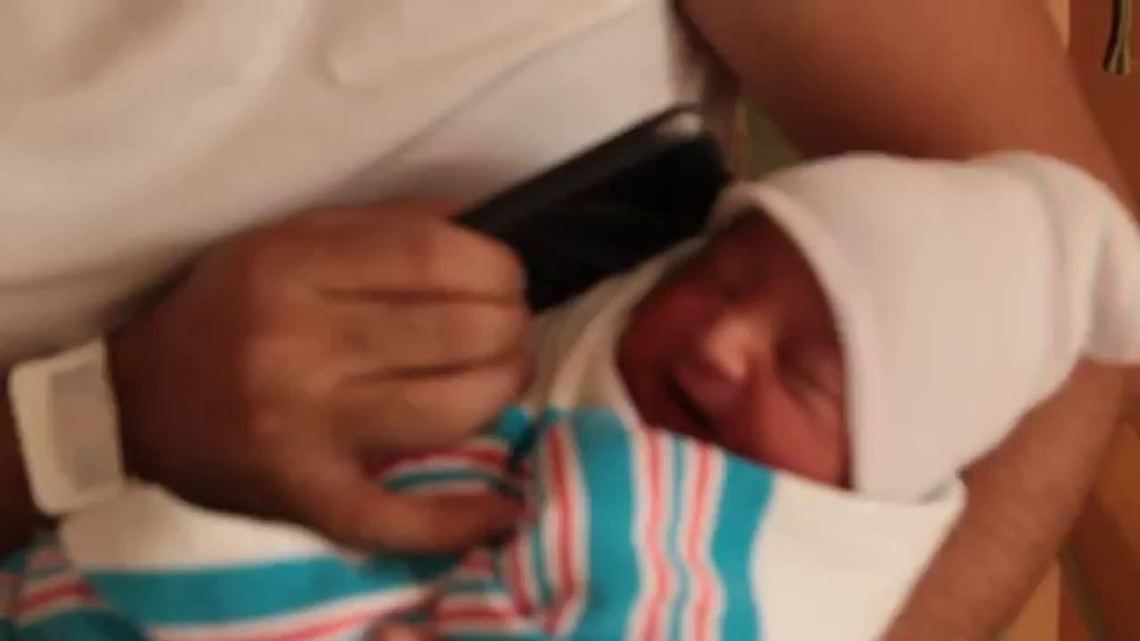 Moulana Tariq Jameel say first Azaan new born baby of Veena & Asad Khan son Abram Khan Khattak Ears from Madina... !!!