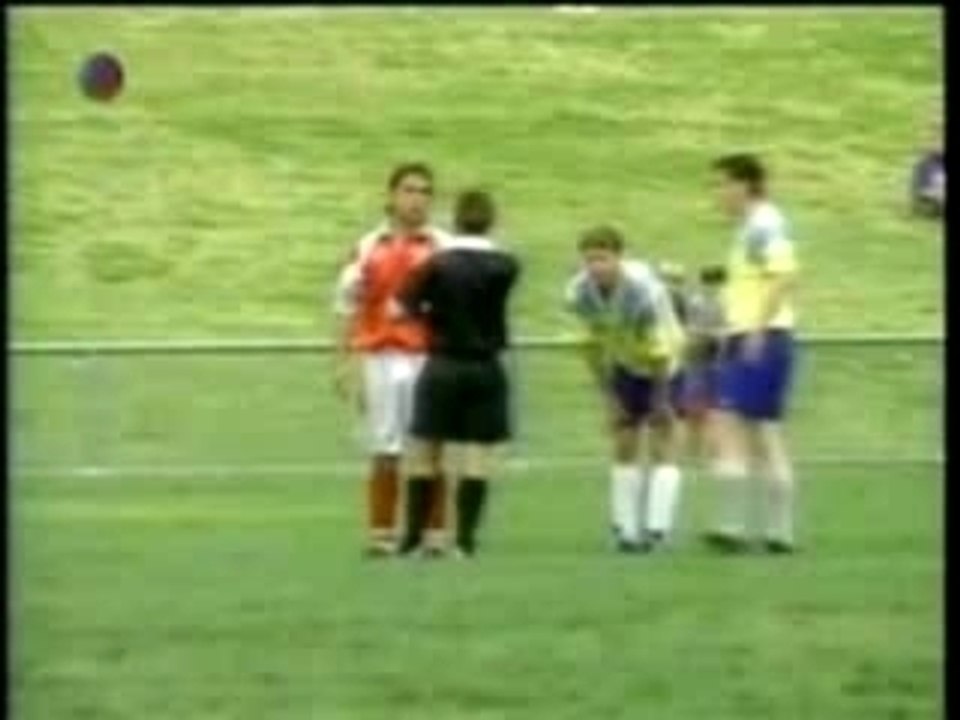 Baston_ joueur vs arbitre