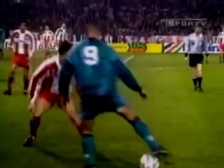 Neymar repeats Ronaldo dribble