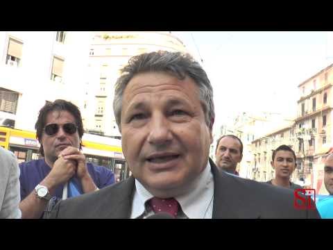 Napoli - Manifestazione sindacato di Polizia fuori alla questura (23.09.14)
