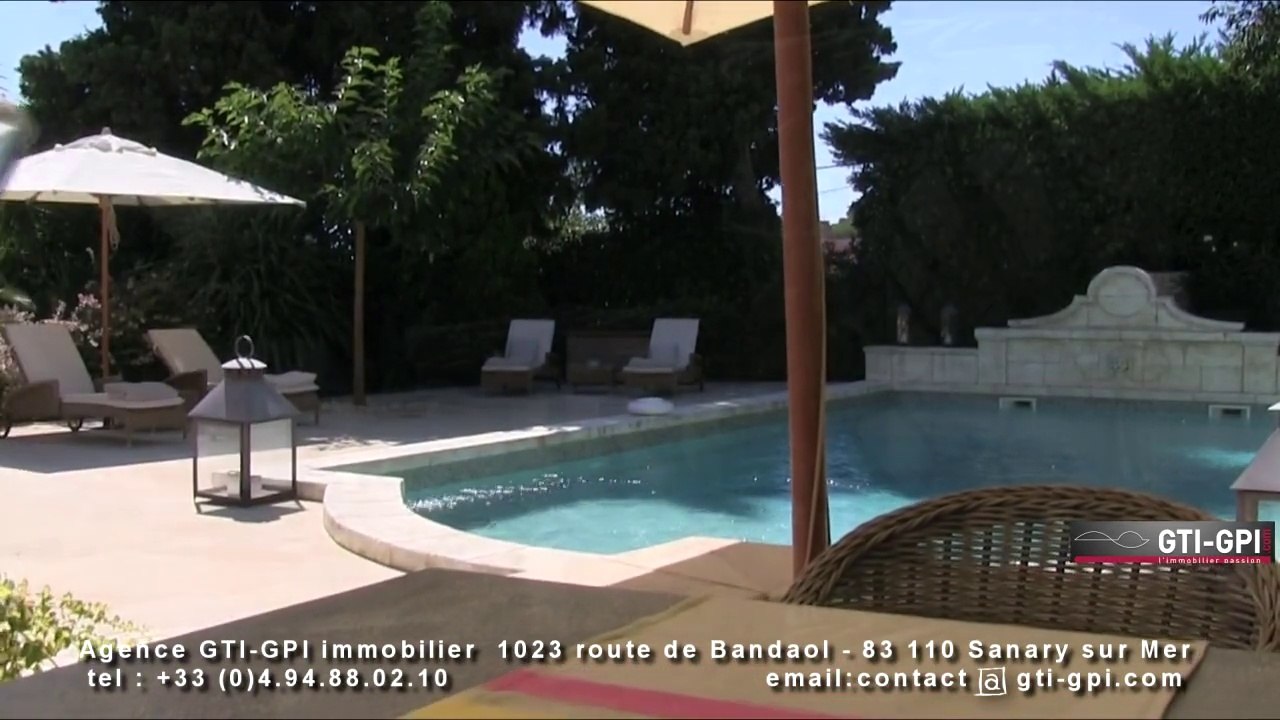 A VENDRE VILLA BOURGEOISE avec PISCINE - PROPRIETE DE CHARME - SANARY sur MER