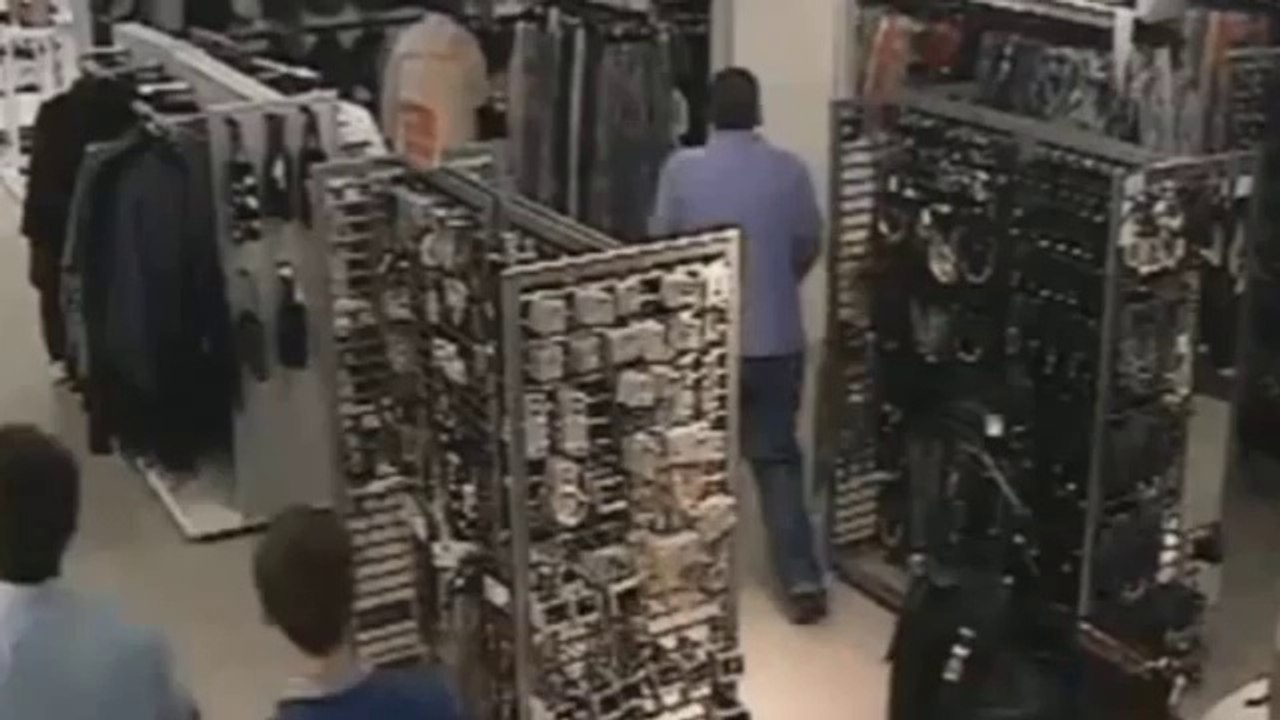 shopper Marks and Spencer