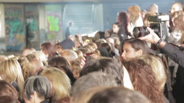 Rencontre avec Lou Doillon au défilé Anthony Vaccarello printemps-été 2015
