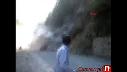 Rize'deki heyelan anı kamerada
