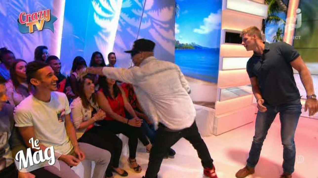 Swagg Man distribue des billets en direct - ZAPPING PEOPLE DU 24/09/2014