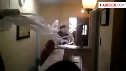 Eve Giren Anne Karşısında Gördüğü Şaka ile Şok Oldu