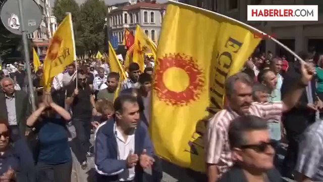 Öğretmenler Milli Eğitim İl Müdürlüğü Önünde Eylem Yaptı