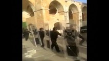 Palestinians clash with Israeli border police inside Al-Aqsa