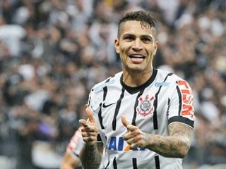 Guerrero chega a marca de 100 jogos pelo Timão