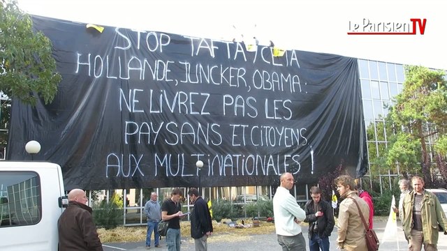 Yvelines : la Confédération paysanne occupe le siège de Cargill