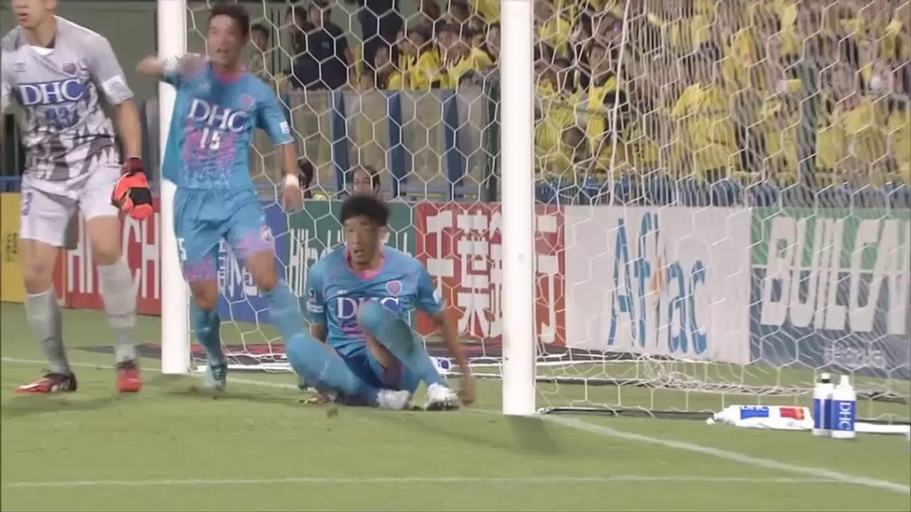 J-League: Der mit dem Ball auf der Linie tanzt