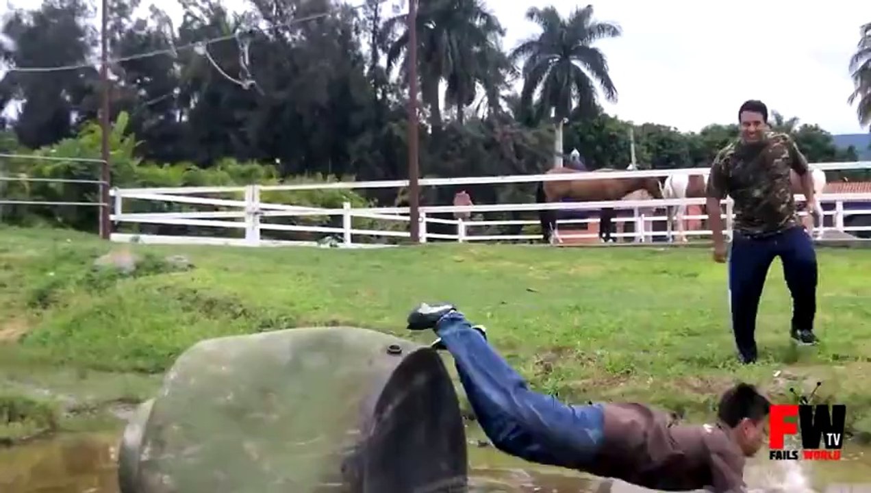 Epic zipline fail - Fails World