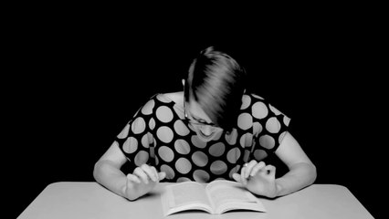 Kitap Okurken Orgazm Olmak | Stormy