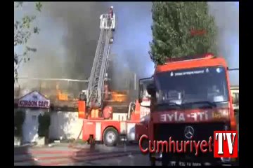 Yıkım kararı çıkınca işyerlerini ateşe verdiler