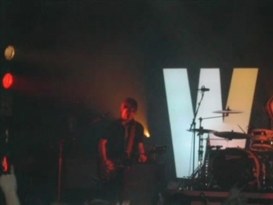 Superbus Photos