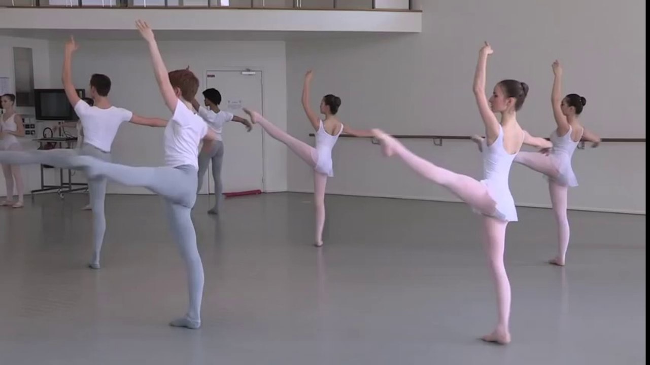 De l'élève à l'artiste   danser pour s'élever - YouTube