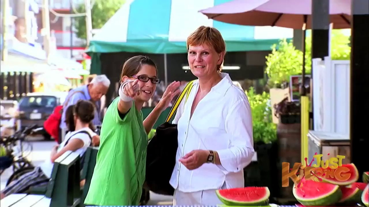 Crazy Water Melon Spray Prank - Just Kidding