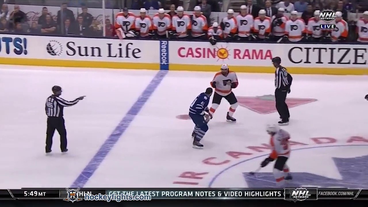 Grosse bagarre en hockey : Zack Stortini vs David Broll