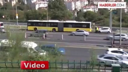 Boğaziçi Köprüsü'nde Metrobüs Kaza Yaptı
