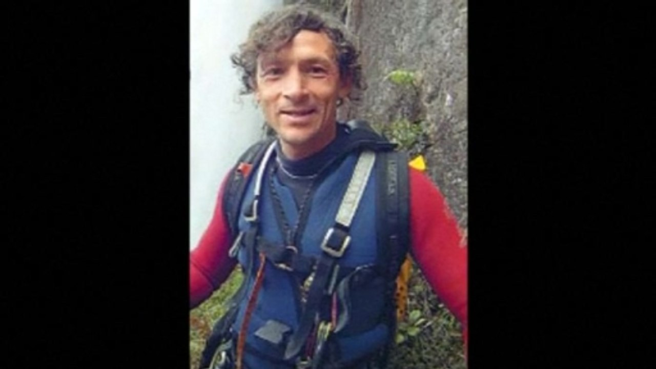 Work continues to free scientist from cave