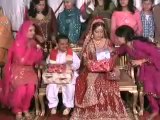 little man of mirpur azad kashmir(pakistan) get love marriage with a beautiful girl