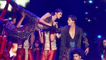 Deepika Padukone-Shah Rukh Khan Sizzle On Stage At SLAM