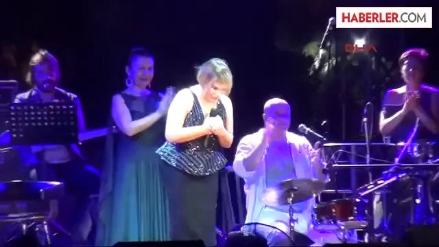 Kardeş Türküler ve Sezen Aksu'dan Mersin'de Muhteşem Konser