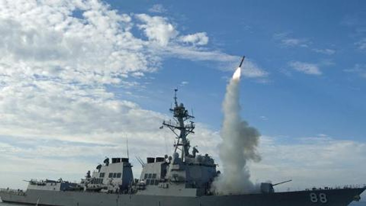Inside Story - Syria strikes: Expanding the war on ISIL