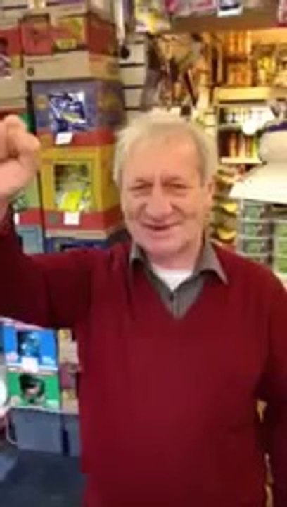 An Old Scotish Chanting Go Nawaz Go, PTI Zindabad & Quaid e Azam Zindabad