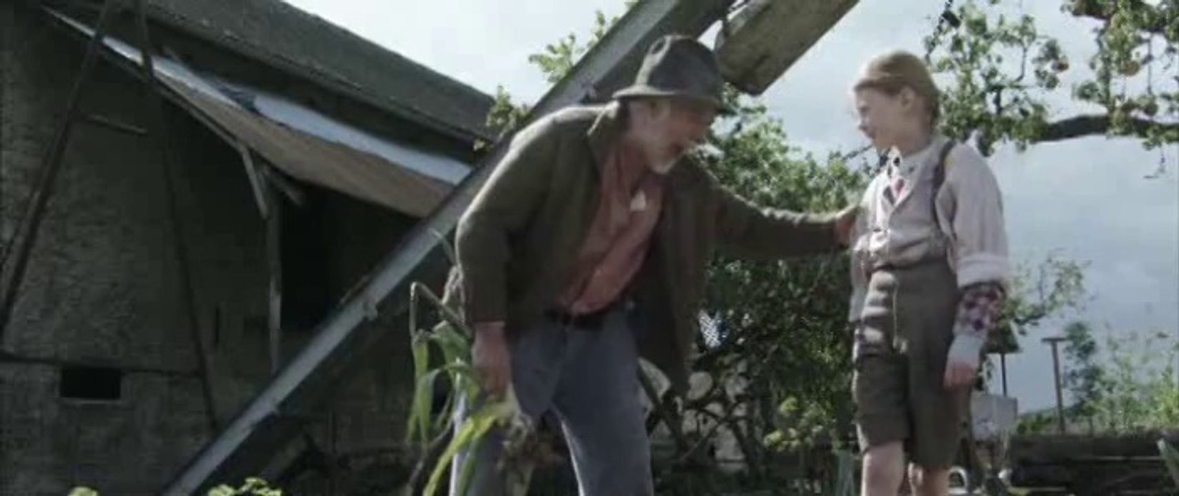 Survivre avec les loups - Trailer