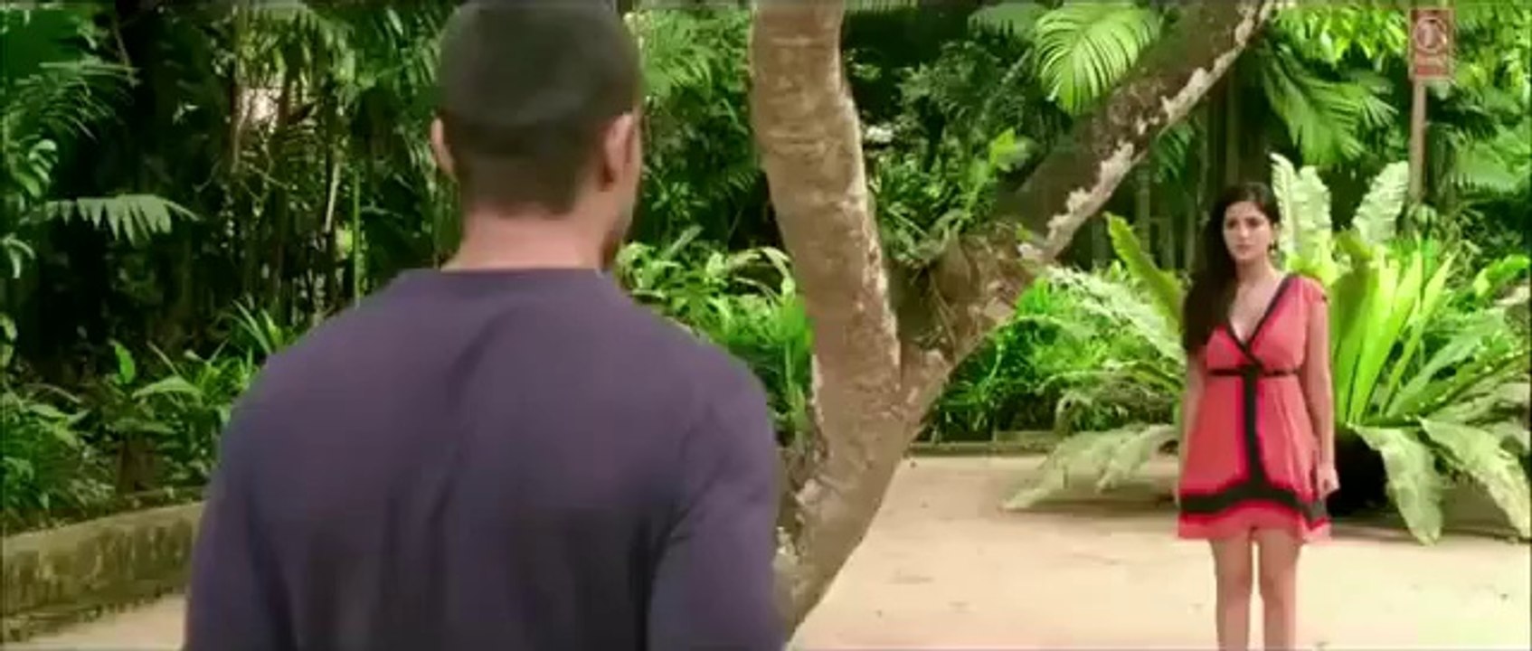 Sunny Leone Hot hot kissing scene
