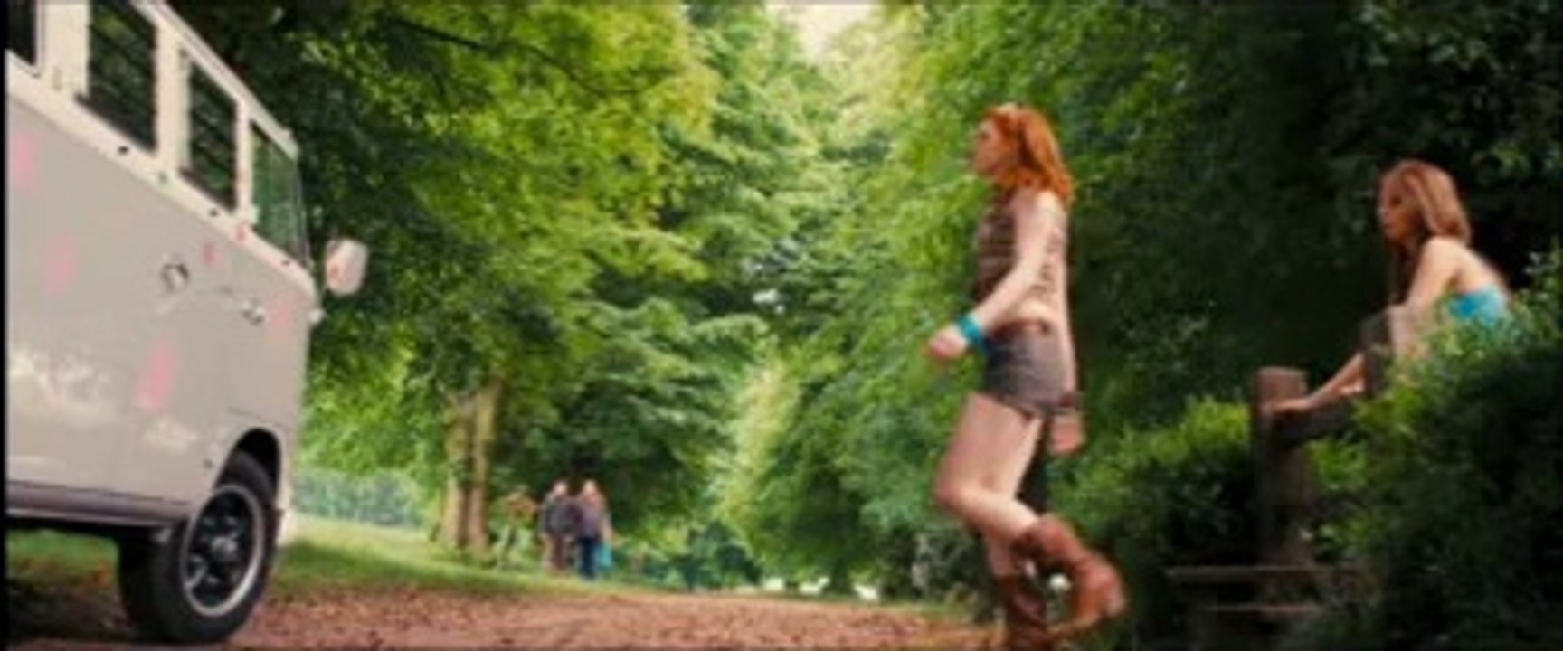 Lesbian vampire killers - Trailer (VO)
