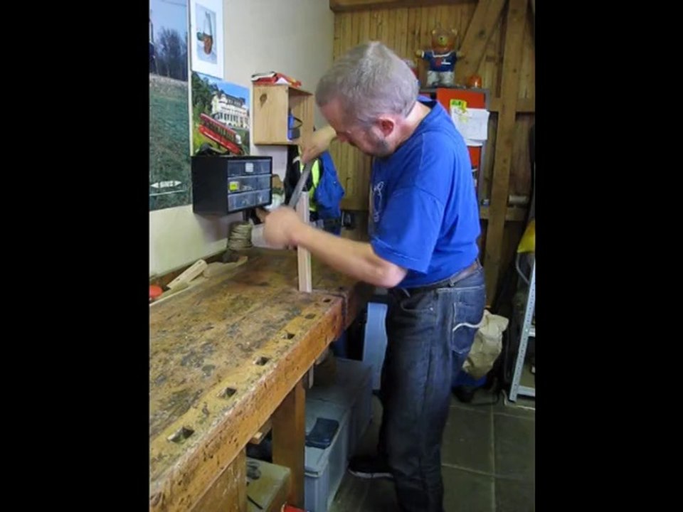 Abfeilen zur Sitzfläche hin