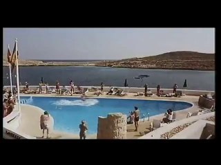 Casque bleu - Bande-annonce