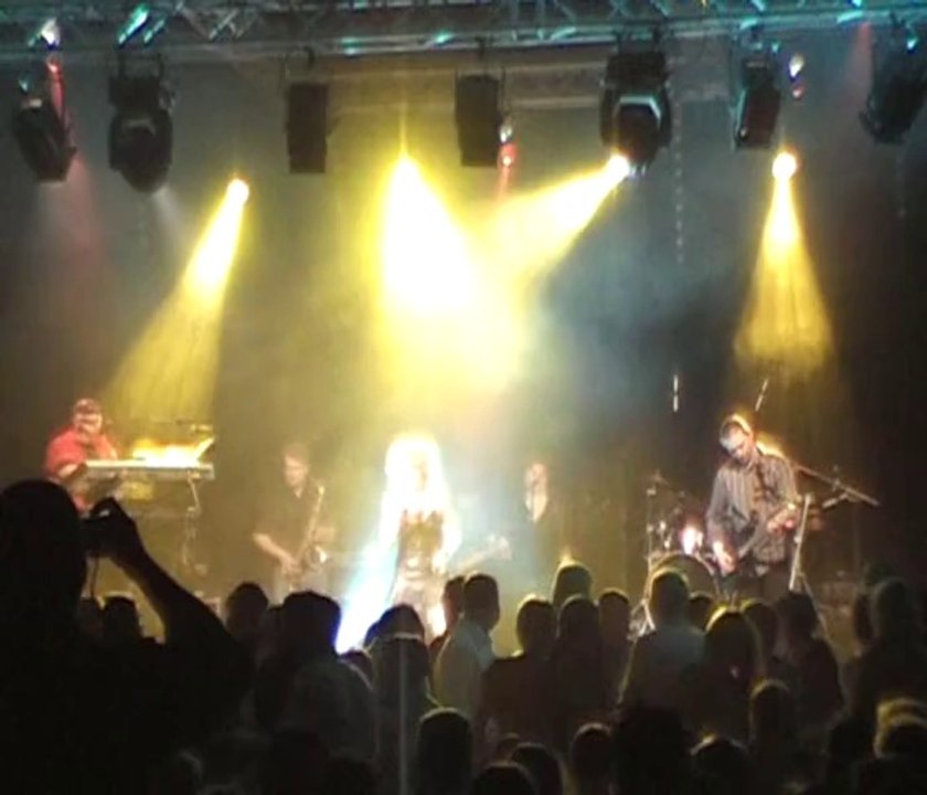 LIVE CONCERT with LILI WHITE and LW BAND