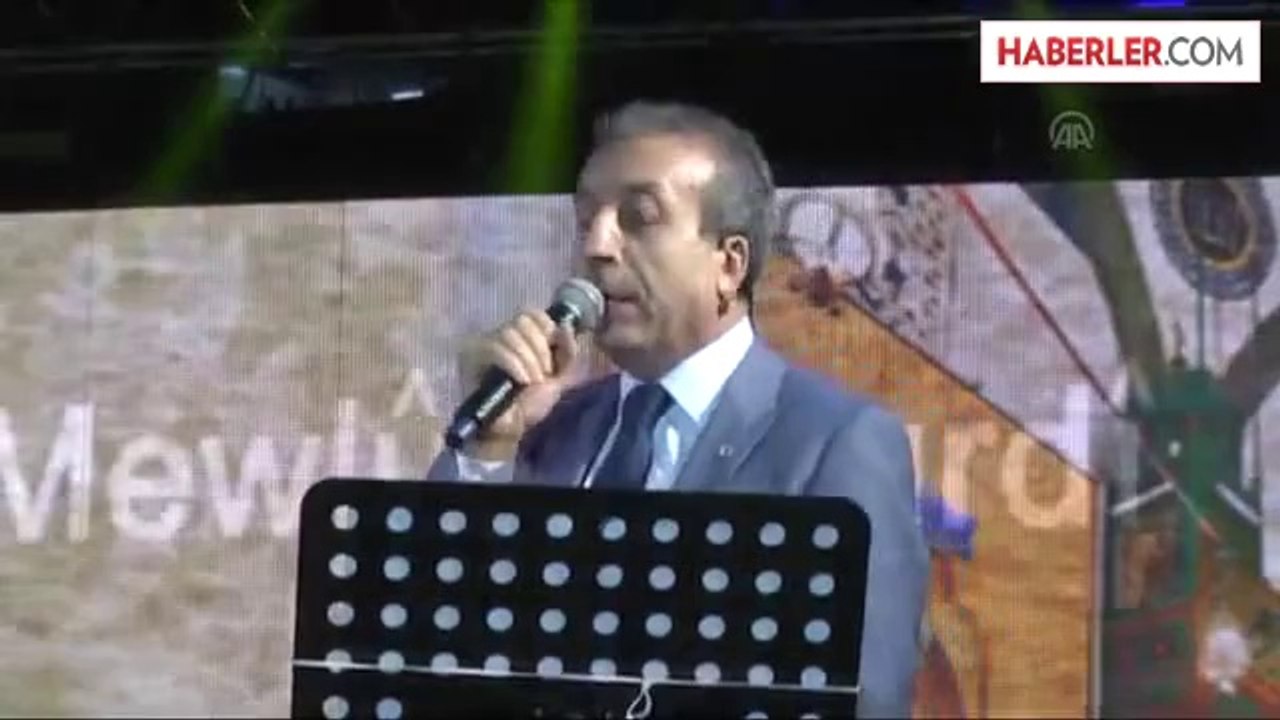 Bakan Eker, Kürtçe Mevlid'i Şerif Okudu