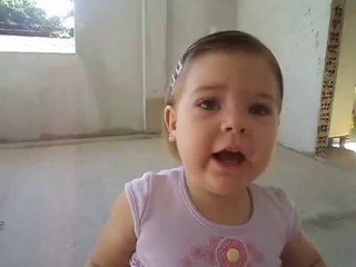 Inter sim, Grêmio não! Pequena colorada faz sucesso na web