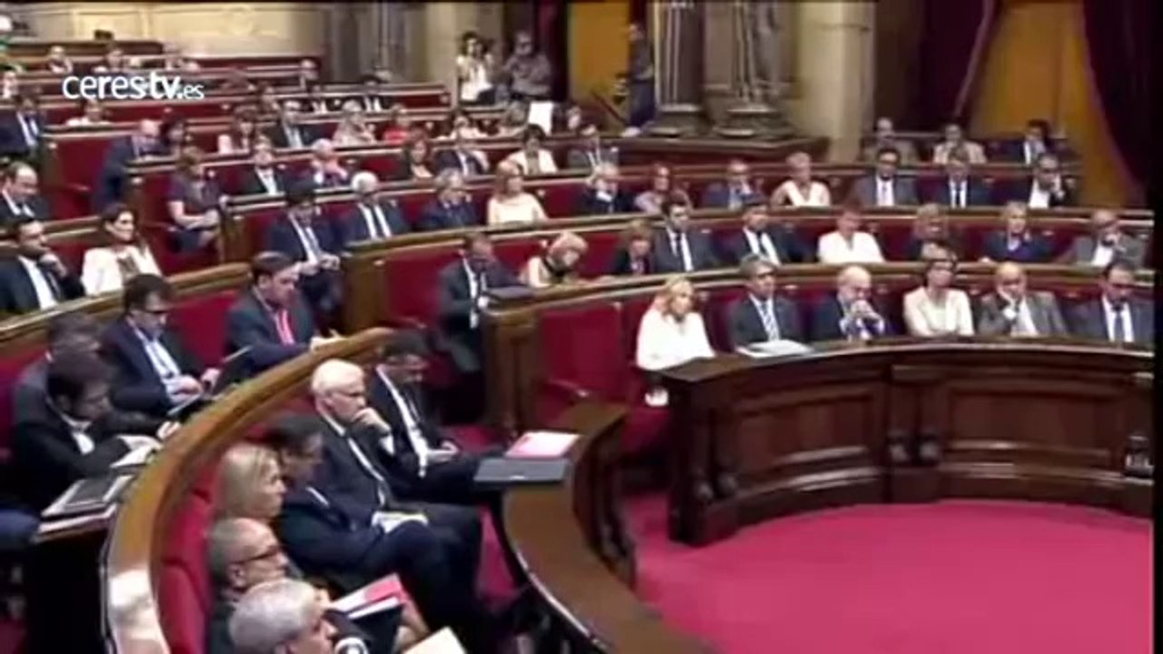 Mas contacta con los partidos proconsulta para informarles de la firma del 9N