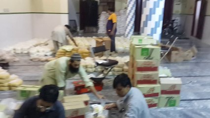 Preparation of Contributory materiel for Flood Victims from Hamdard Foundation Pakistan at Lahore