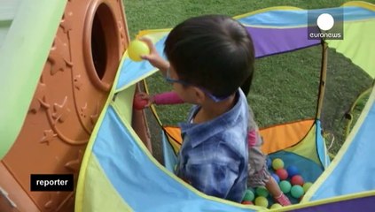 معاناة وعقبات تبني الأطفال